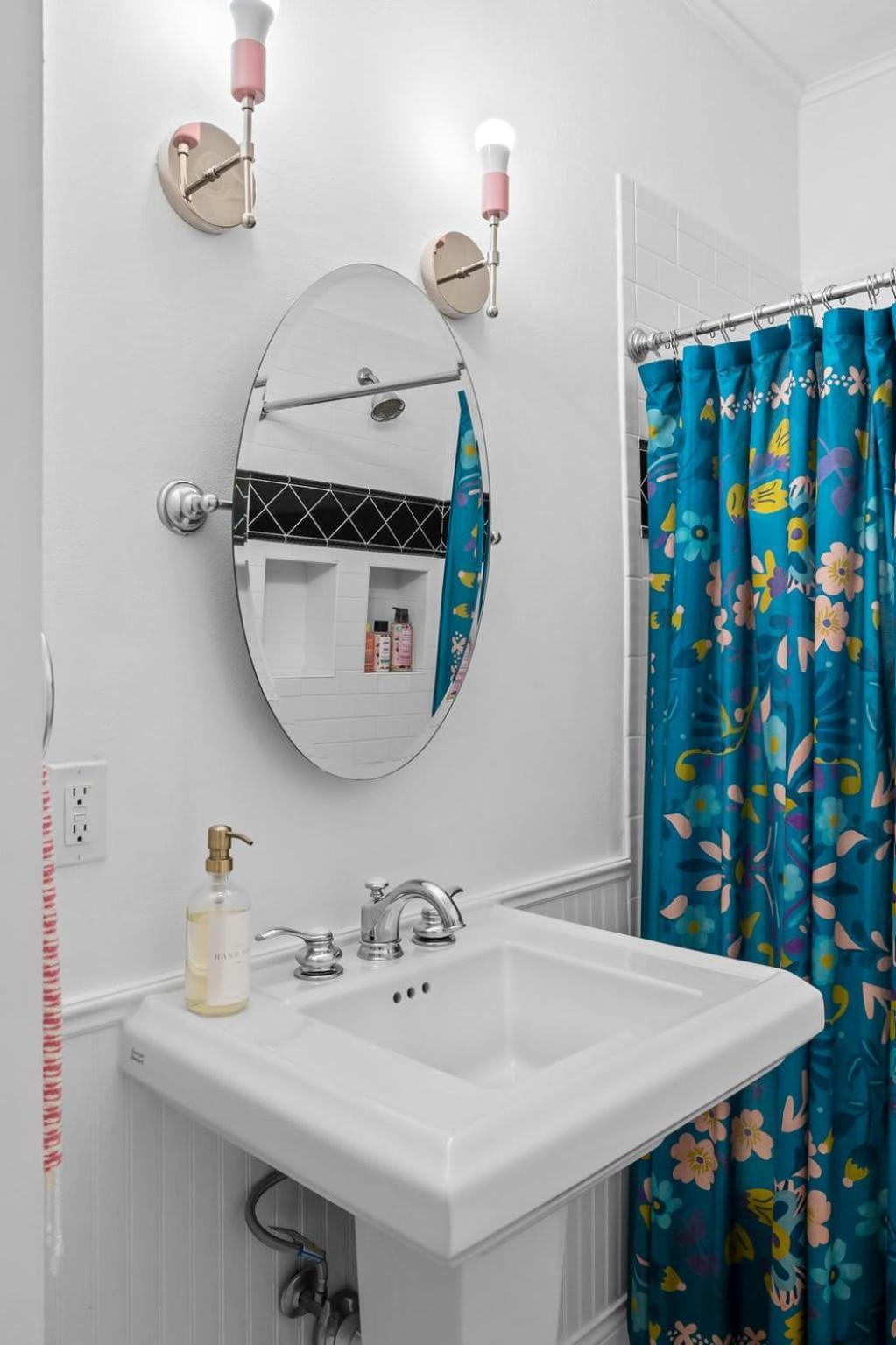 Villa Pink Duchess - Mins To Main Hot Tub & Fire Pit Fredericksburg Exterior foto